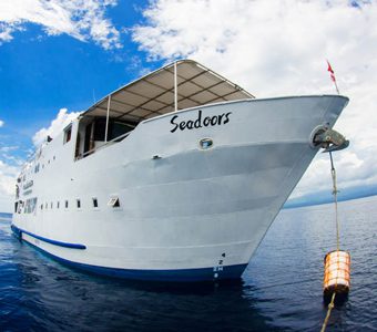 The Seadoors Liveaboard is perfect for scuba diving in small groups, offering a variety of itineraries at Tubbataha Reef atolls and the Visayas Seas