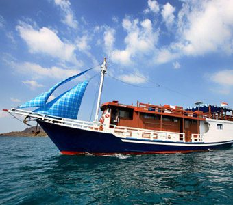 Nusa tara liveaboard | dive yours sailing around the komodo of indonesia