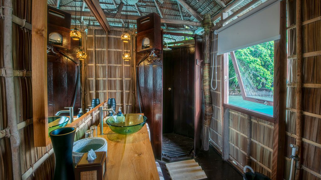 8 gangga divers papua paraise eco resort raja ampat raja ampat indonesia bathroom