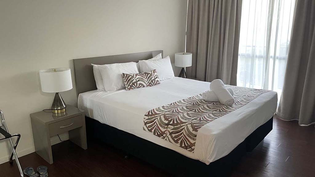 Cairns plaza suite bedroom 4522
