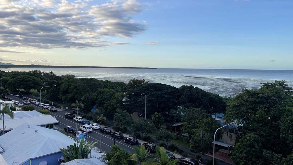 Cairns plaza view north 4525