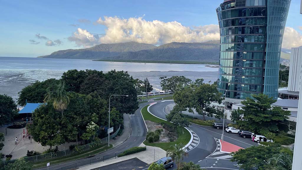 Cairns plaza view of riley 4524