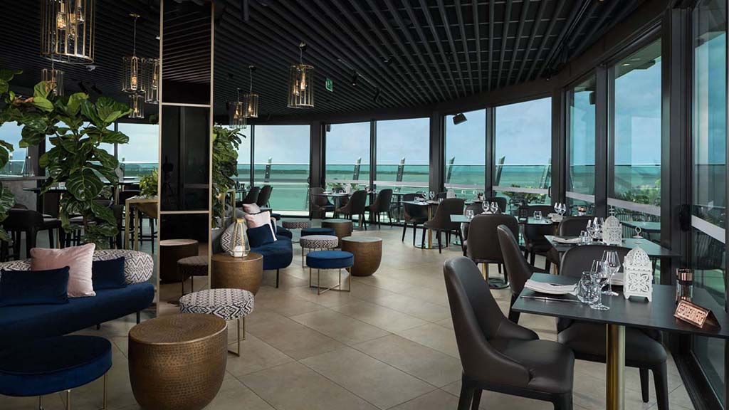 Spums accommodation: crystalbrook riley hotel