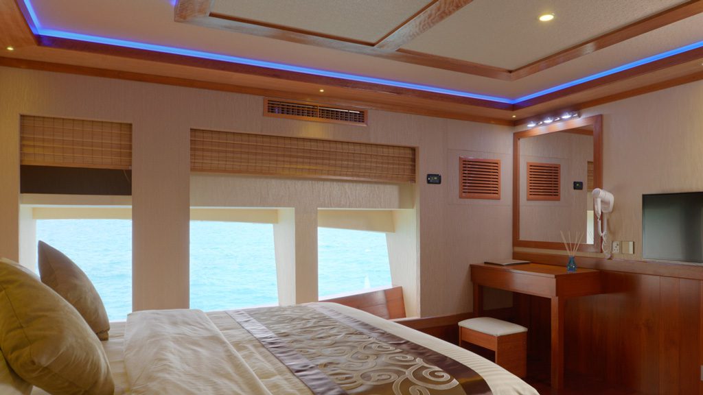 24 maldives blue force one central atolls maldives master suite cabin