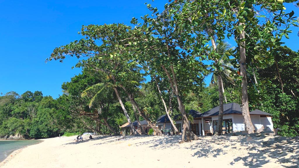 Eco Divers and White Sands Beach Resort Lembeh, North Sulawesi, Indonesia