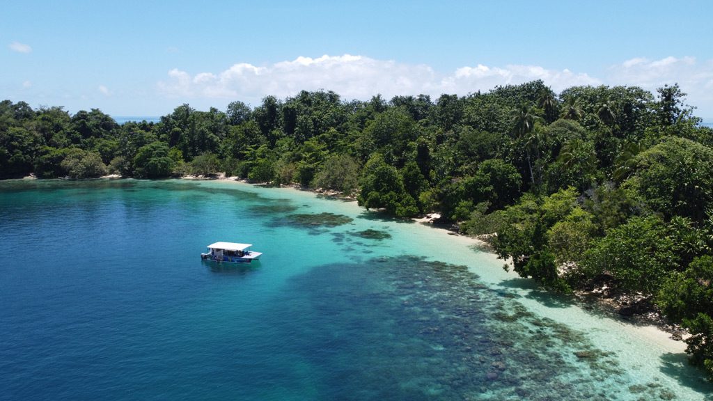 Nuigini Dive Adventures at Madang Resort and Kalibobo Village Papua New Guinea