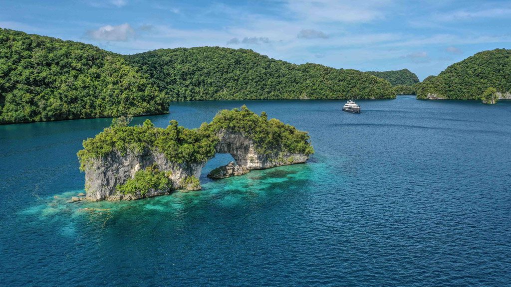 M/Y Black Pearl Liveaboard, Palau, Micronesia