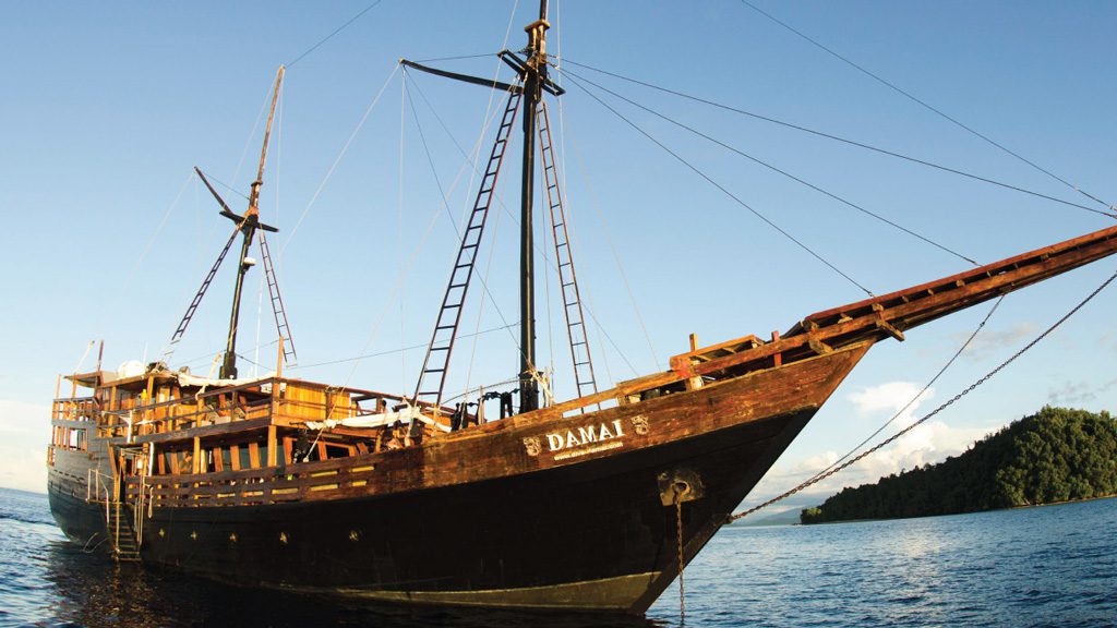1 damai i liveaboard raja ampat indonesia hero