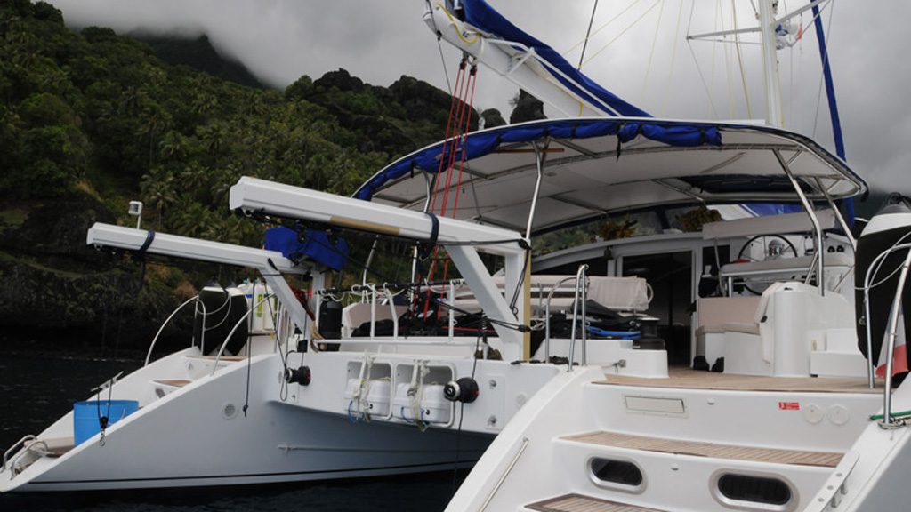 4 Aqua Tiki II Liveaboard Fakarava French Polynesia dive deck