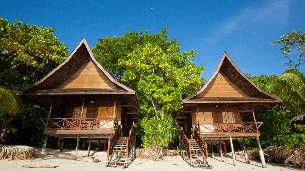 7 Lankayan Island Sabah Borneo Malaysia beach bungalows 2