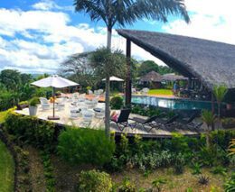 10 deco stop lodge Santo Vanuatu pool dining area Feature300