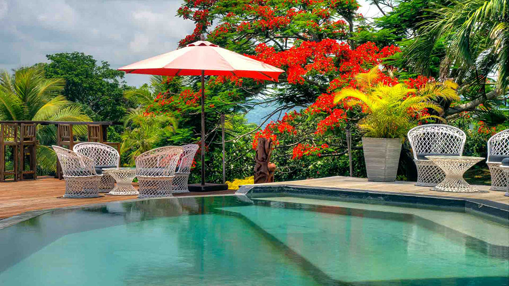 3 deco stop lodge Santo Vanuatu pool