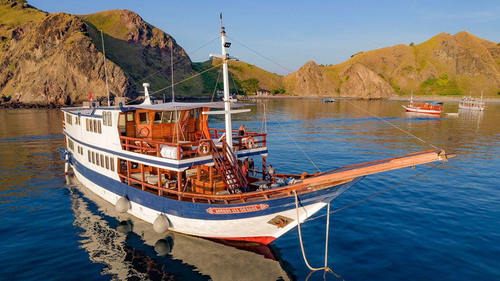 05 wp komodo sea dragon liveaboard hero