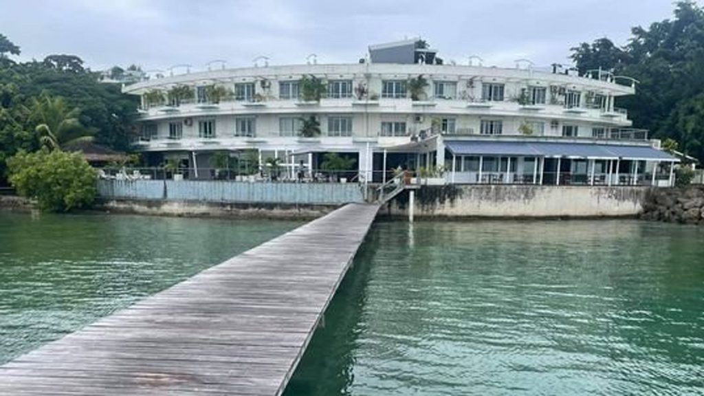 2 chantillys on the bay port vila vanuatu jpg