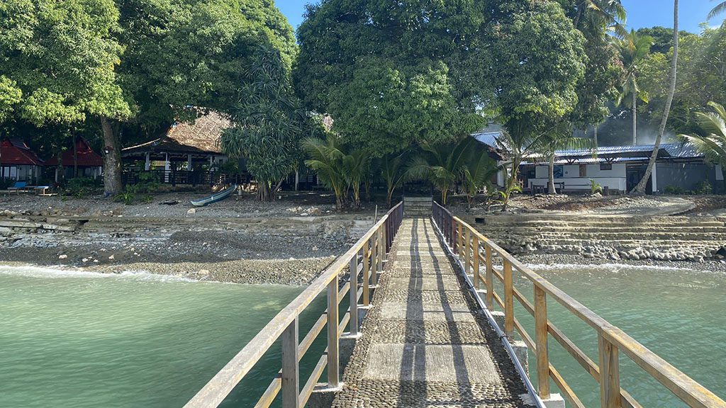 8 spice island divers ambon indonesia jetty