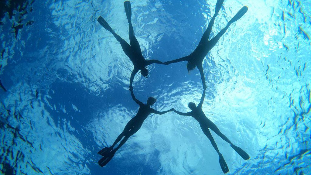 25 niue blue dive niue group snorkelers