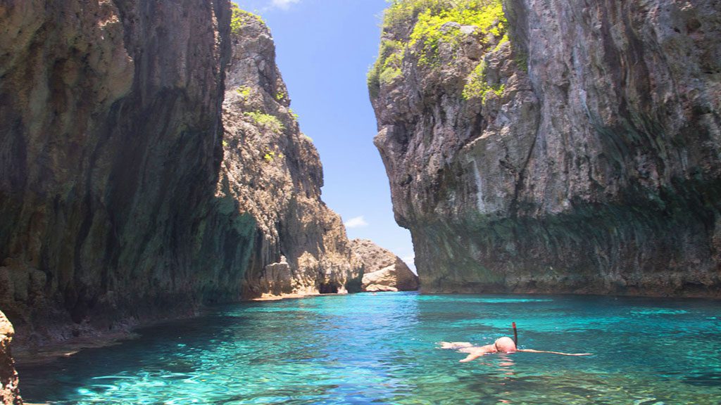 7 destination dive niue matapa chasm snorkel