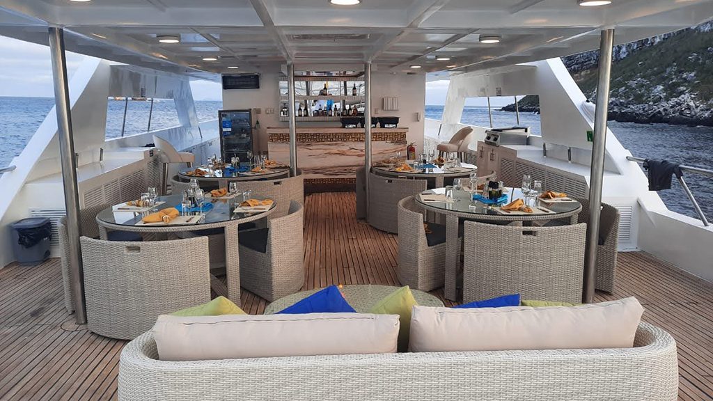 16 tiburon explorer liveaboard galapagos islands outdoor dining