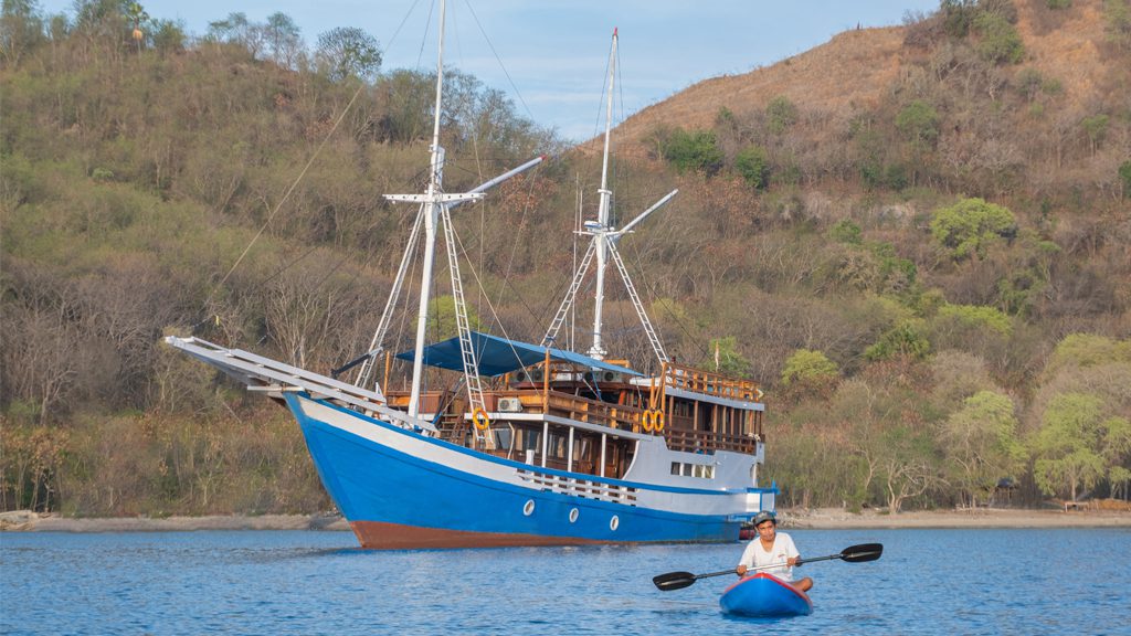 10 temu kira raja ampat indonesia full boat a