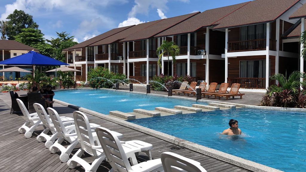 6 borneo divers mabul malaysia villa pool 3