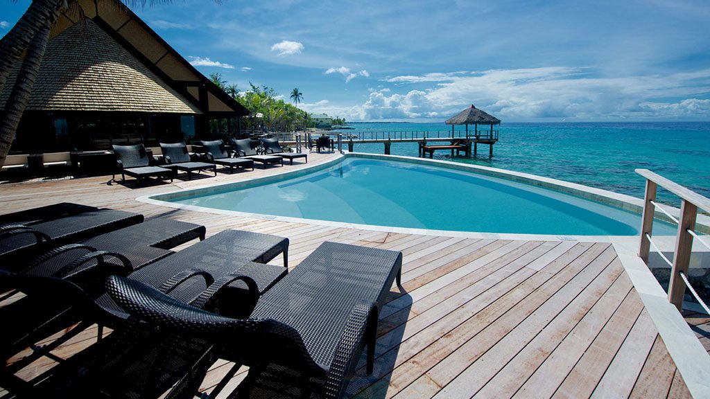 Hotel le maitai rangiroa pool