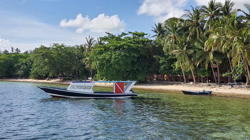 5 bastianos bangka north sulawesi indonesia diveboat