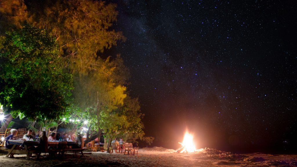 11 barefoot manta resort yasawa islands fiji restaurant 2