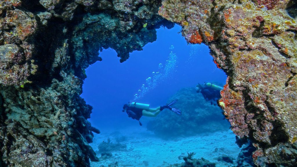 15 barefoot kuata island resort yasawa fiji diving