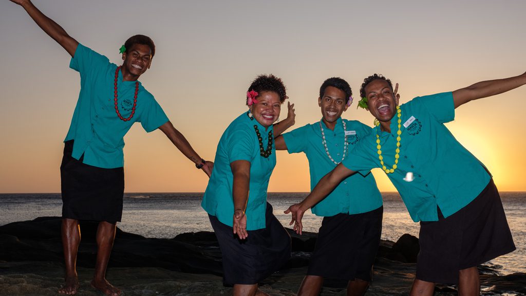 15 barefoot manta resort yasawa islands fiji people 4