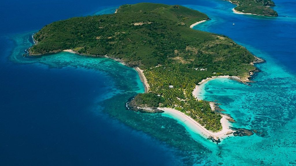 6 barefoot manta resort yasawa islands fiji aerial view 2