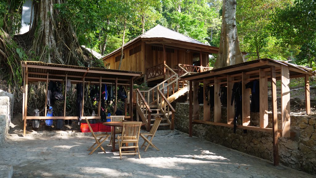 10 ambon divers resort ambon indonesia dive center2