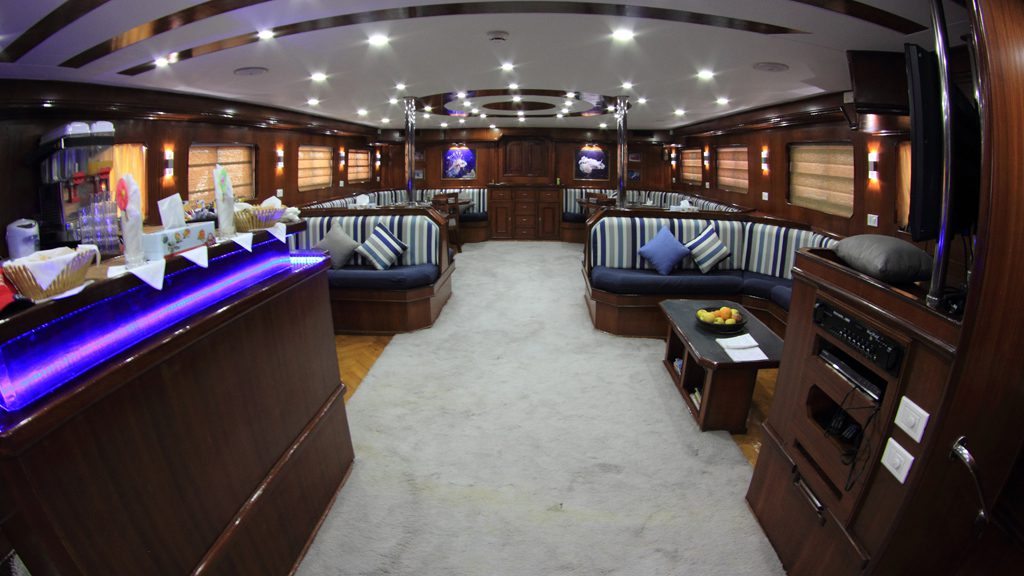 23 heaven saphir liveaboard red sea egypt lounge 2