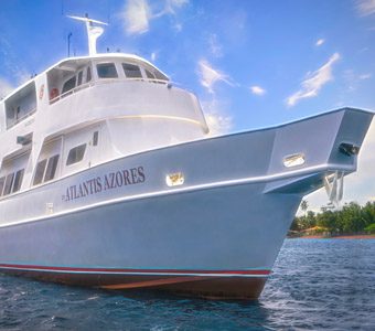 3 atlantis adventurer liveaboard philippines boat front feature340