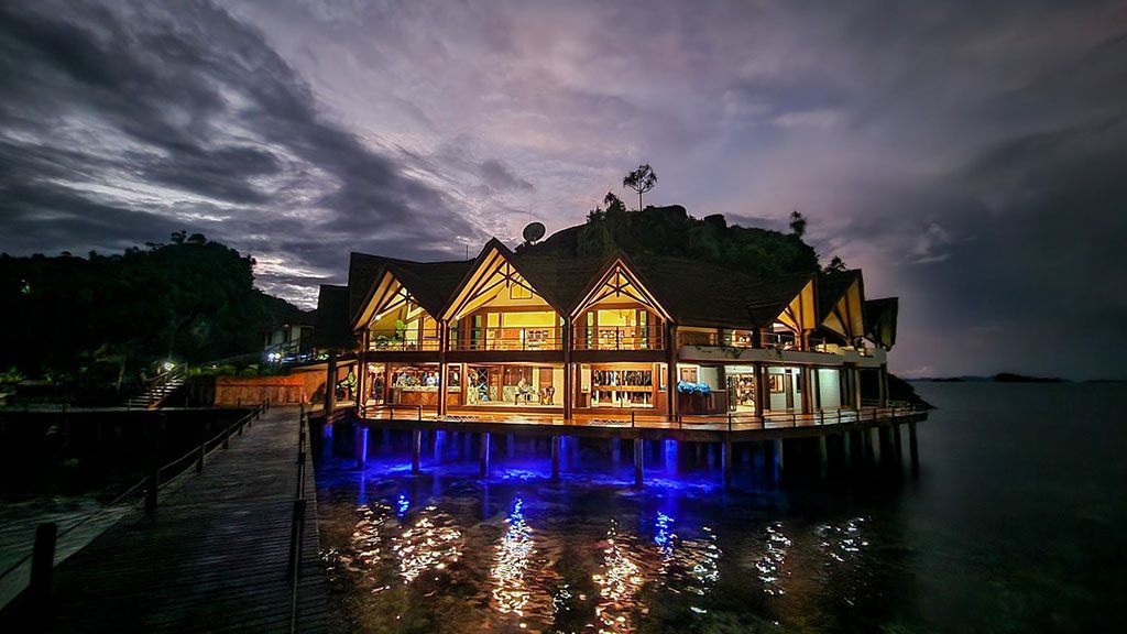 7 misool eco resort raja ampat indonesia hive night