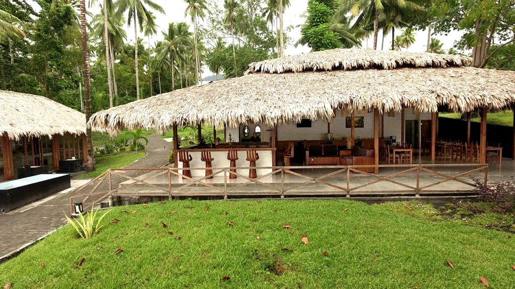 12 dive into lembeh north sulawesi indonesia restaurant and camera room