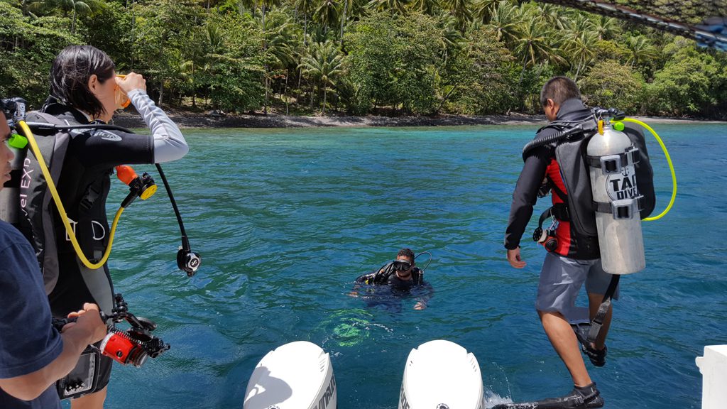 17 dive into lembeh north sulawesi indonesia divers stride