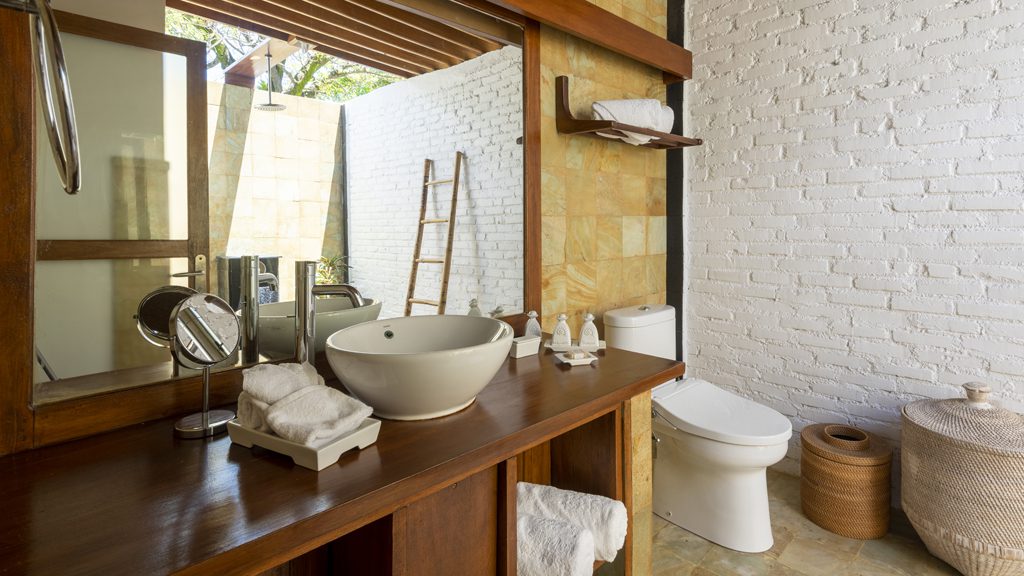 51 siladen resort and spa north sulawesi indonesia luxury villa bathroom