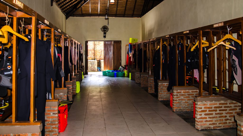 9 bunaken oasis dive resort north sulawesi indonesia diving eqipment room
