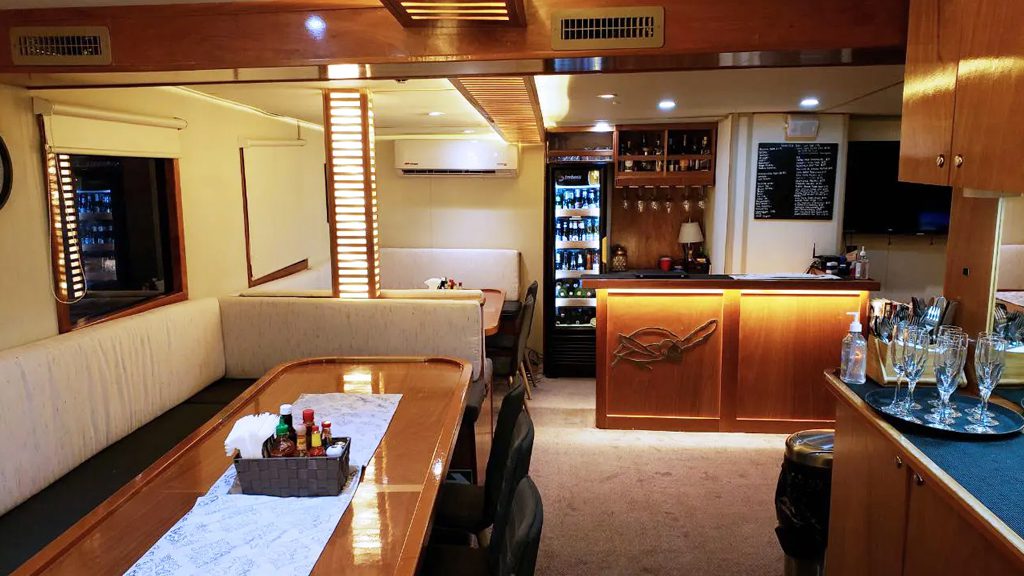 22 nautilus undersea liveaboard socorro baja mexico bar