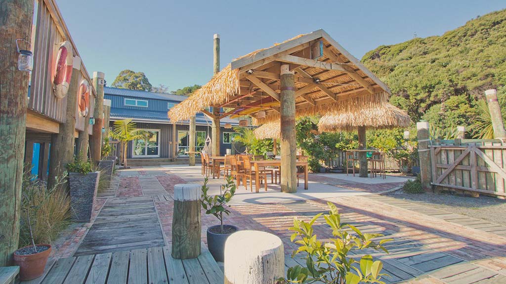 1 dive new zealand poor knights tutukaka lodge 9 outdoor area