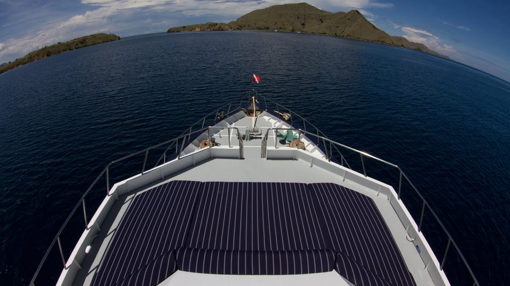 12 mermaid 2 liveaboard indonesia sun deck