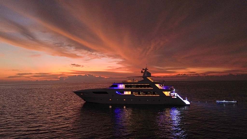 3 maldives master hero sunset