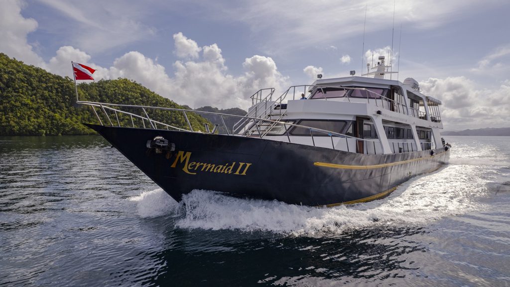 6 mermaid 1 liveaboard indonesia boat front view