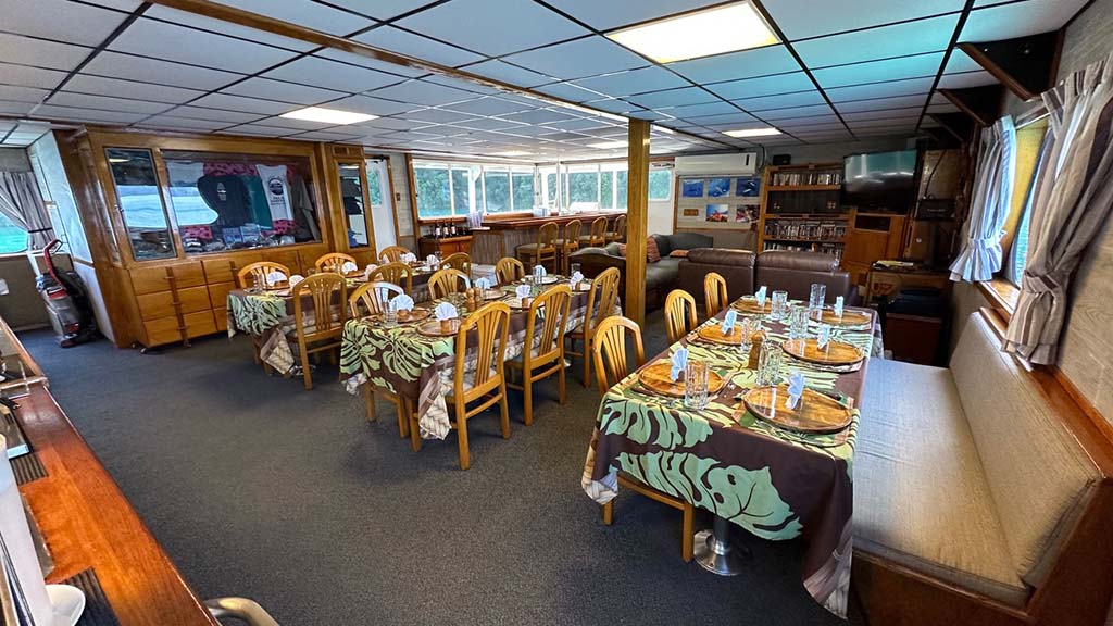 Palau aggressor ii dining 8928