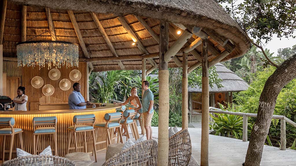 3 diving sodwana bay thonga beach lodge south africa bar