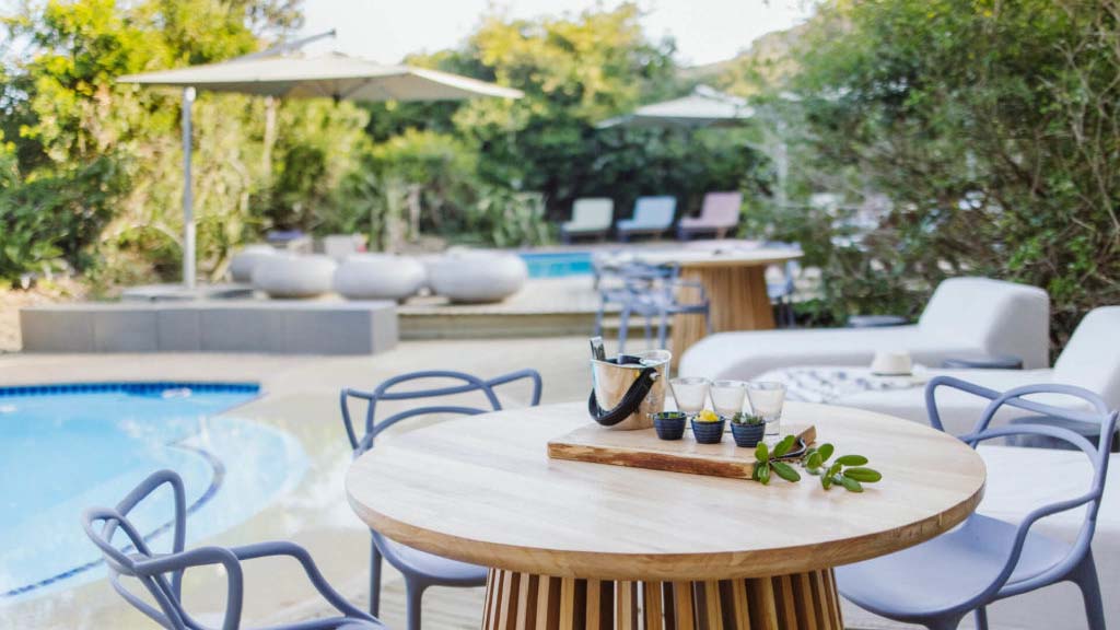 3 diving sodwana bay thonga beach lodge south africa poolside