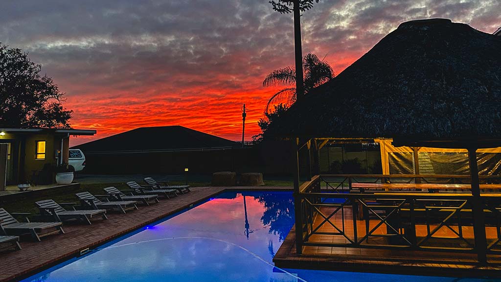 6 diving aliwal shoal south africa aghulas house outside pool area