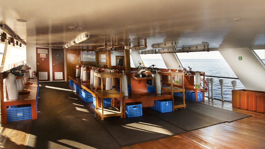 12 solitude one liveaboard philippines dive deck1