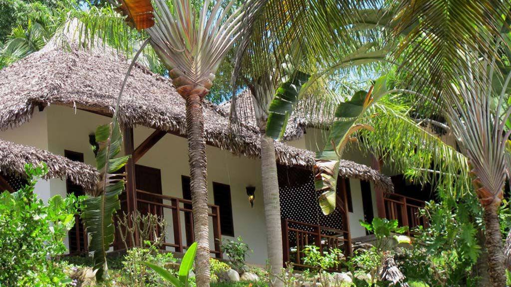 3 madagascar nosy be sakatia lodge ravinala bungalow