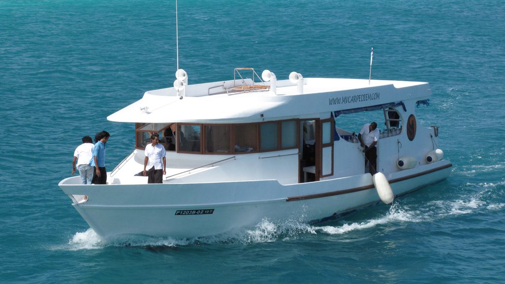 8 carpe diem liveaboard maldives dhoni